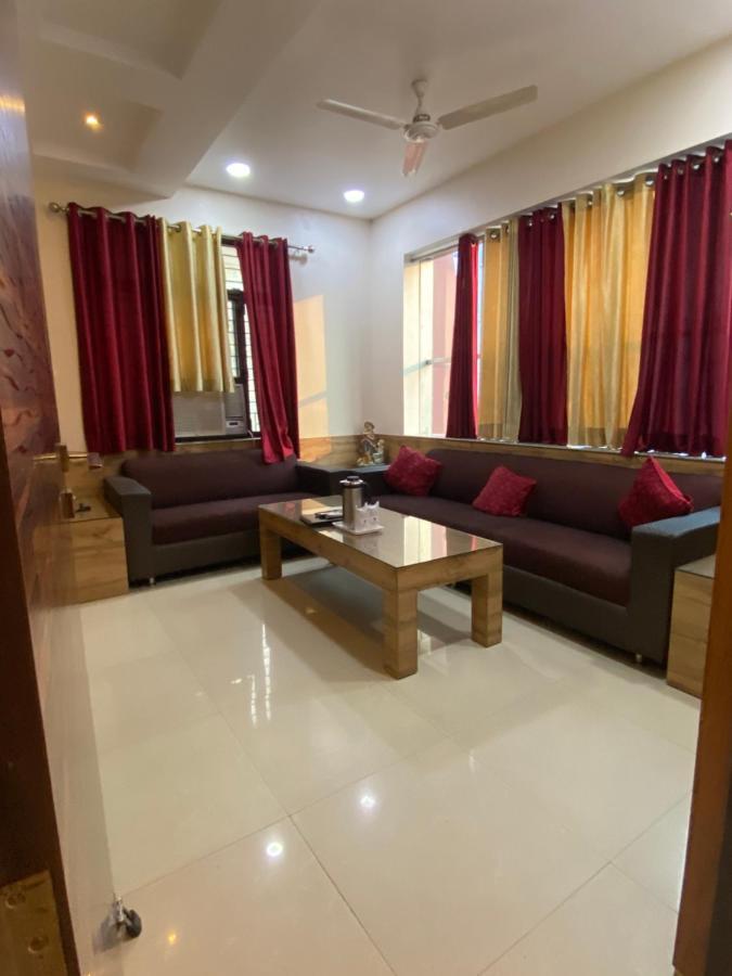 Hotel Pradeep Palace Gorakhpur Exteriör bild